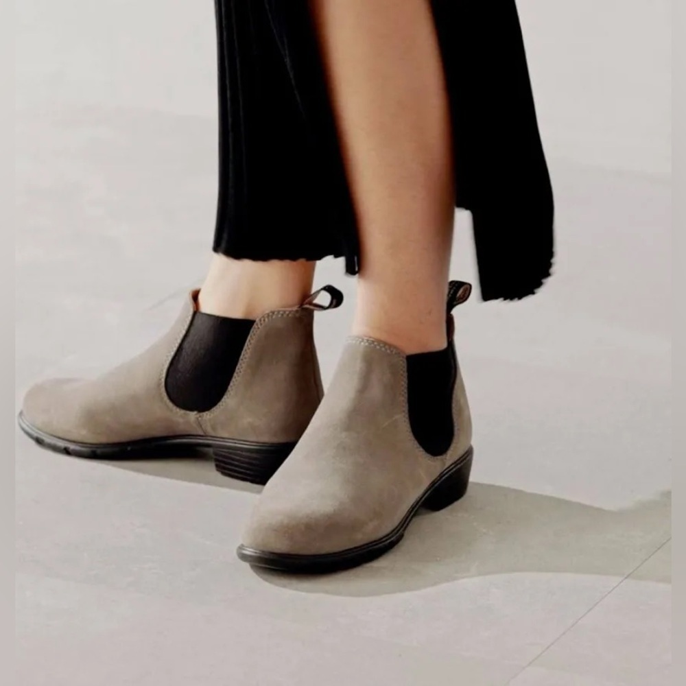 BLUNDSTONES | Low Heel Grey Suede | US 6 | EU 36